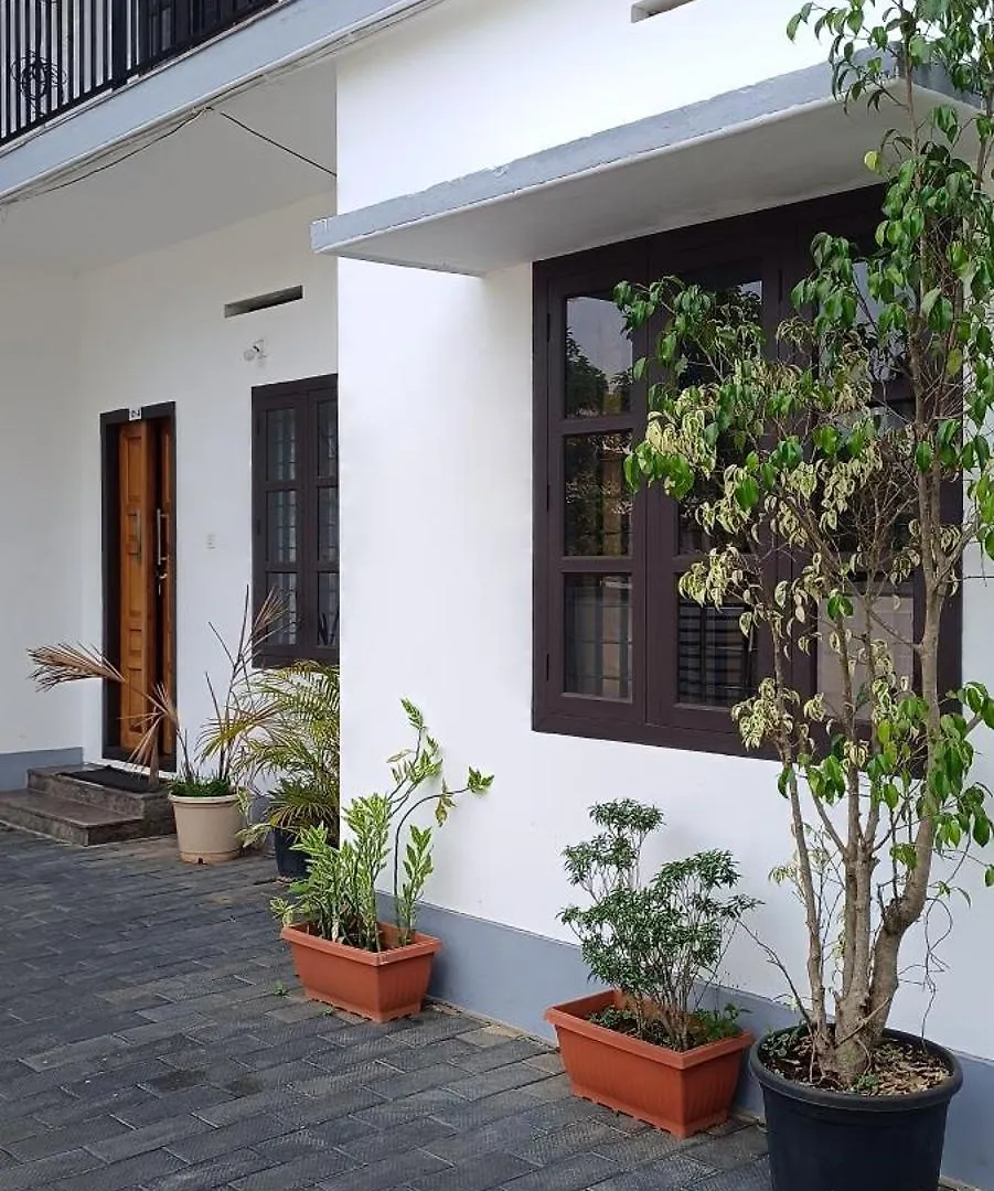 Izza Rooms And Apartments Wayanad Sultan Bathery 0*,  Inde